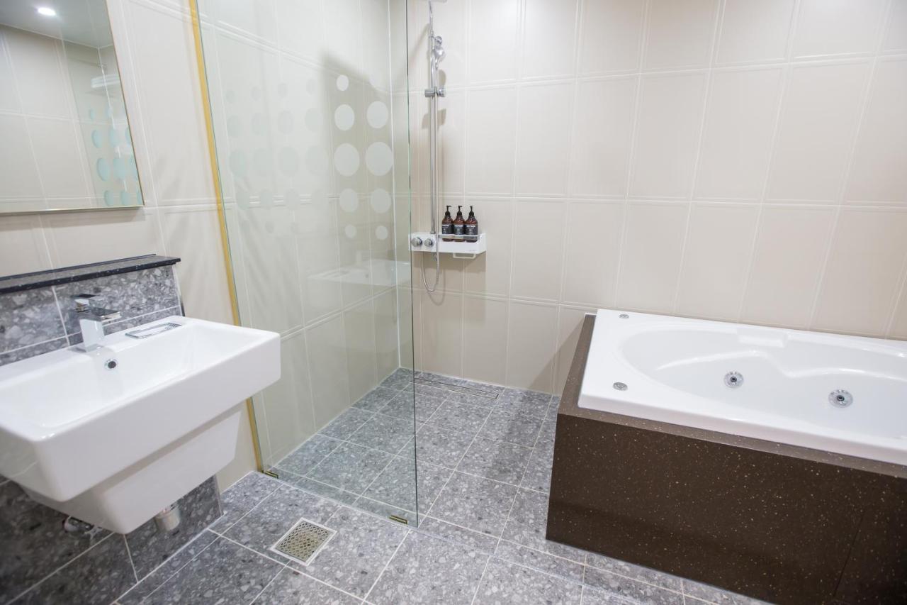 Hotel Raum سون تشون المظهر الخارجي الصورة